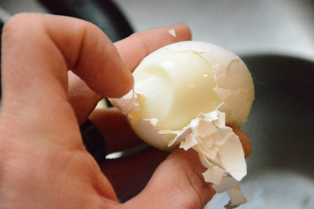 Peeling Eggs