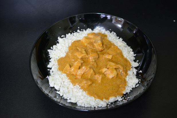 Curry Chicken with Riced Caulfilower