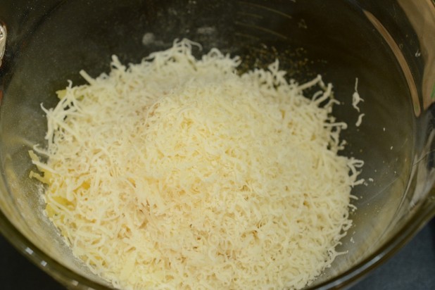 Cheese and Spices with Spaghetti Squash