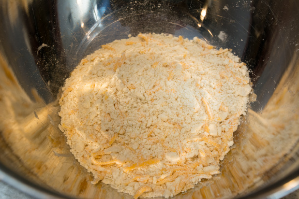 Biscuit mixture with Cheese